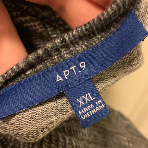 Apt 9 Gray Pattern Top - Size XXL - Picture 4 of 4